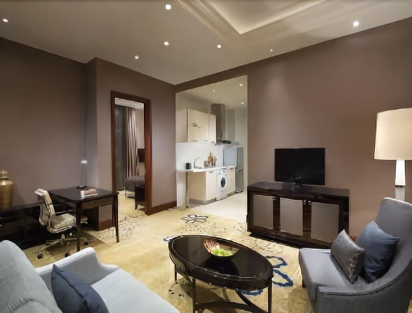 ווהאן Ramada Plaza Tianlu Hotel מראה חיצוני תמונה
