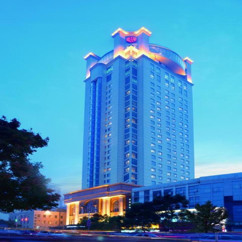 ווהאן Ramada Plaza Tianlu Hotel מראה חיצוני תמונה